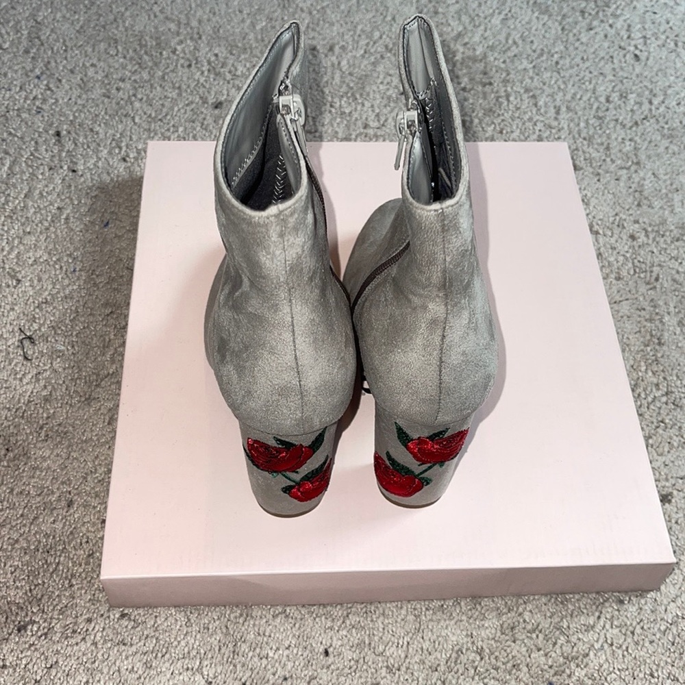 Boots - Picture 3 of 3